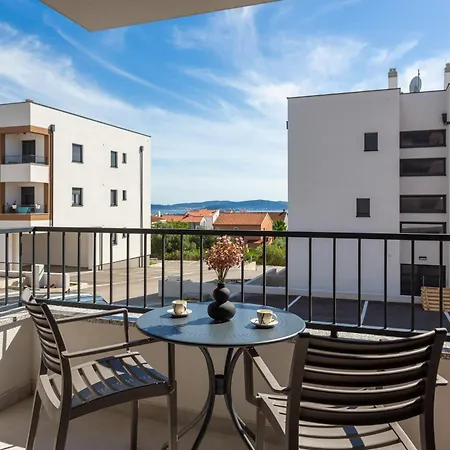 Molat One Bedroom 公寓